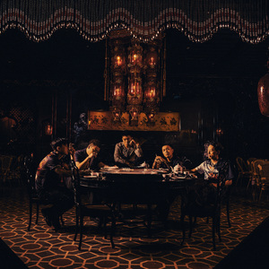 嗯⋯啊被抵在树干H野战电视
